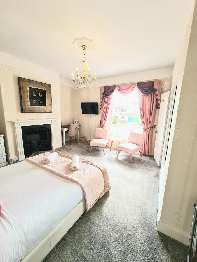 Beaufort Lodge - Central Location & Free Parking Тонтон Экстерьер фото