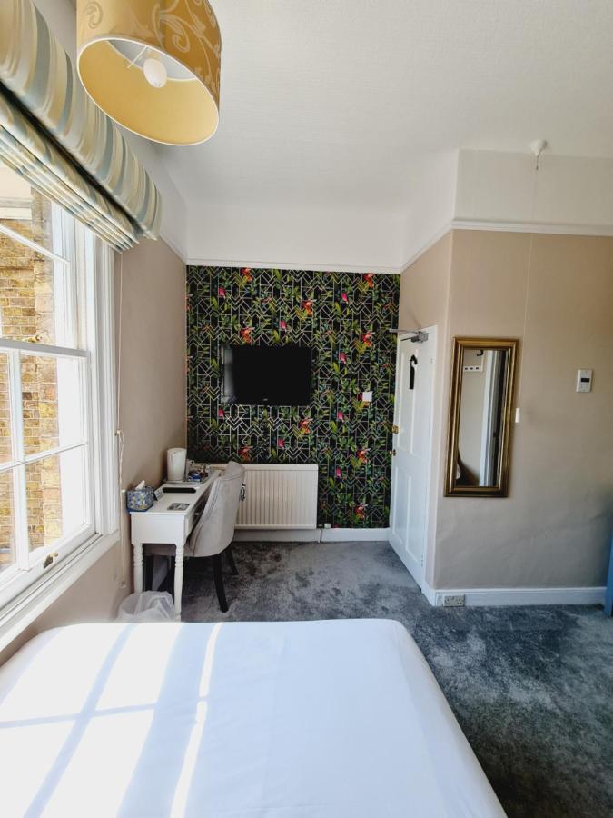 Beaufort Lodge - Central Location & Free Parking Тонтон Экстерьер фото